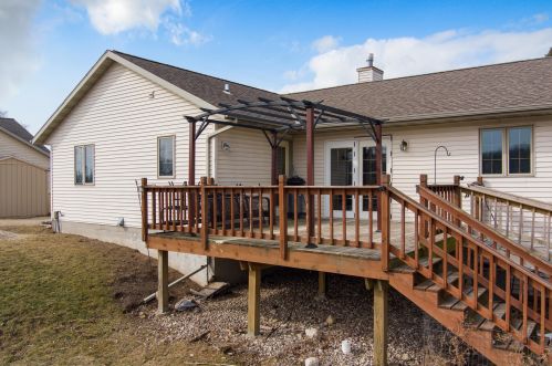 3301 Wagon Wheel Rd, Manitowoc WI 54220-8713 exterior