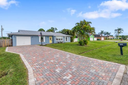 709 Dorchester St, Fort Pierce FL  34983-8762 exterior