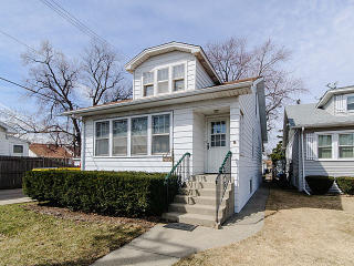 5942 Nagle Ave, Chicago, IL 60638-3452