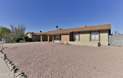 4234 81st Dr, Phoenix, AZ 85033-2328