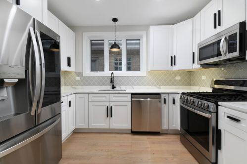 7810 Cressett Dr, Chicago IL  60707-1344 exterior