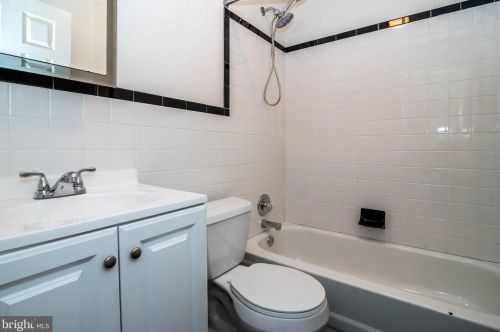 810 28 St, Philadelphia PA 19145-2522 exterior