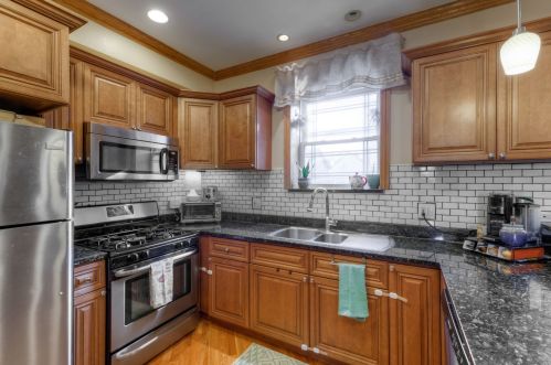 7223 Oakley Ave, Chicago, IL 60636-3631