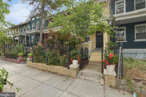 1133 Abbey Pl, Washington DC  20002-3415 exterior