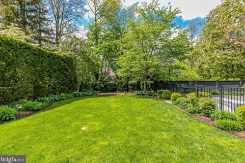 77 Cleveland Ln, Princeton NJ 08540-3050 exterior