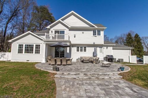 3 Marion Ln, Scotch Plains NJ 07076-2924 exterior