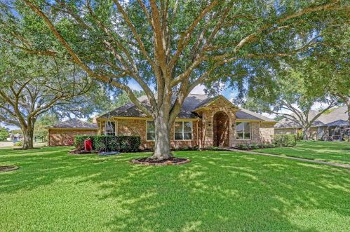 33110 Whitley Ct, Fulshear TX 77441-4301 exterior