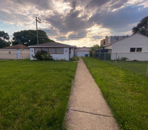 8154 Calumet Ave, Chicago IL  60619-4822 exterior