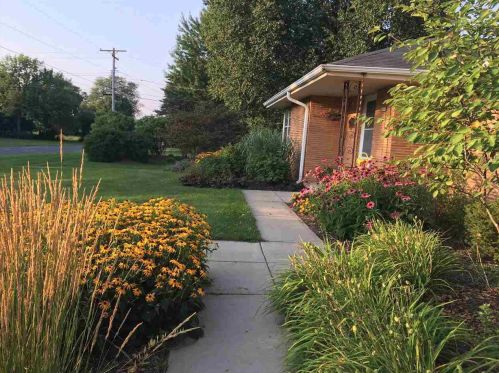 6845 102nd St, Milwaukee, WI 53224-4401