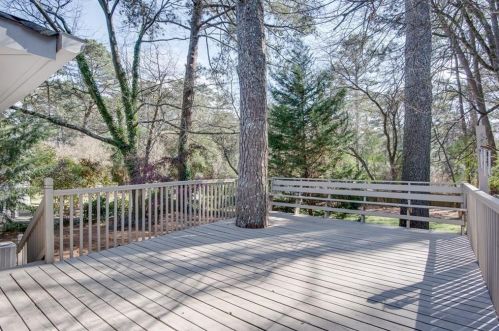 1001 Lindridge Way, Atlanta GA 30324-3709 exterior