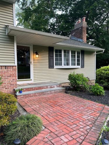 14 Colorado Pl, Huntington Station NY  11746-2605 exterior