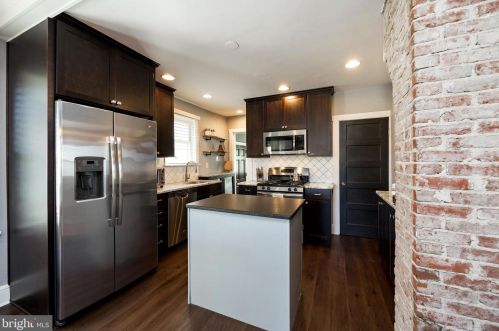 697 Hanover St, Pottstown PA 19464-4519 exterior