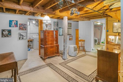 221 Locust St, Hanover PA  17331-2617 exterior