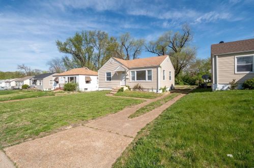 8115 Myrick St, Saint Louis, MO 63134-2215