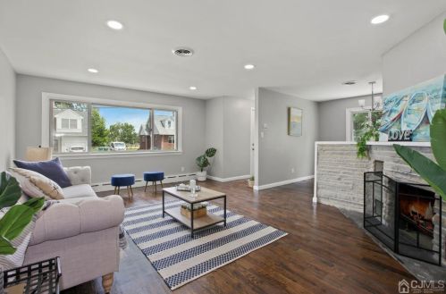 26 Fern St, Edison NJ  08817-4206 exterior