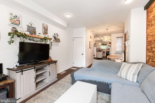 10 Locust St, Lancaster PA  17602-3608 exterior