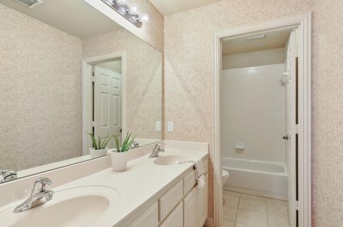 1298 Bowie Ln, Frisco TX 75033-1542 exterior