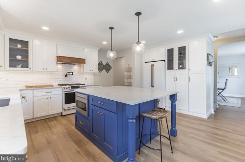 300 Collings Ave, Camden NJ 08107-1738 exterior