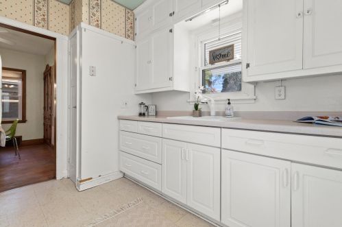 3712 Logan Ave, Milwaukee WI 53207-3905 exterior