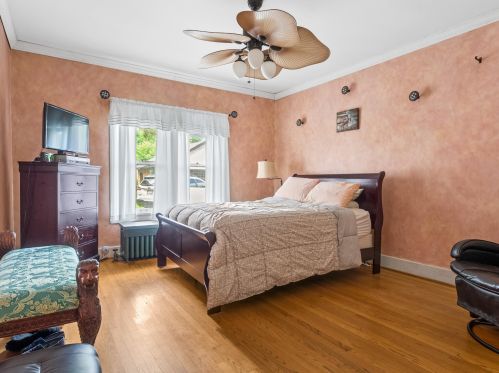 704 Oak St, Manitowoc WI 54220-2848 exterior