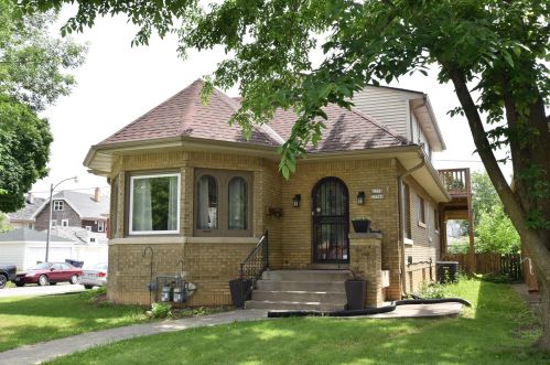 2376 56, Milwaukee WI 53210-2230 exterior