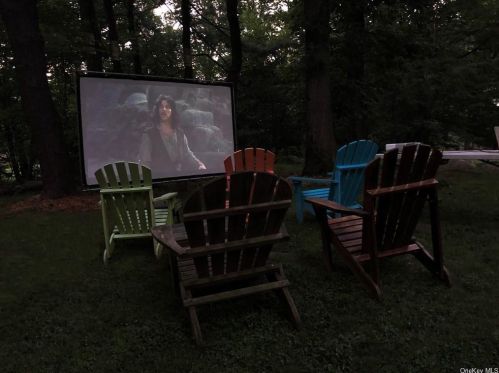 6 Half Mile Rd, Armonk NY exterior