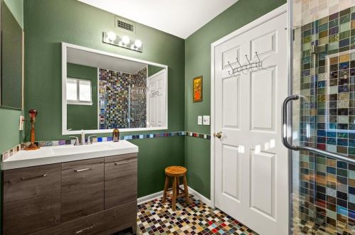 1121 Delano St, Austin TX 78721 exterior