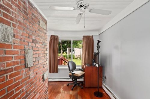 58 Farrar Ave, Worcester MA 01604-3219 exterior