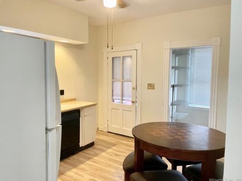 5 Franklin St, Enfield CT 06082-3608 exterior