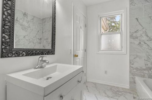 5834 Belton St, Garden City MI  48135-2531 exterior