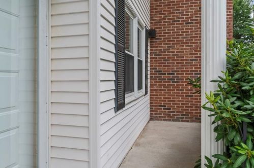 113 Forestwood Dr, Providence RI 02904-3839 exterior