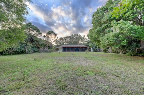 5406 Palmetto Dr, Fort Pierce FL 34982-7481 exterior