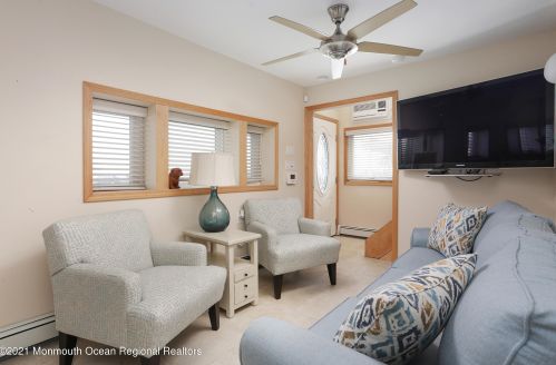 10 Inlt Dr, Point Pleasant Beach NJ 08742-2642 exterior