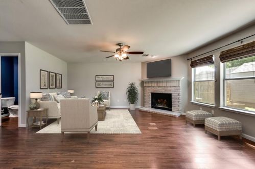 6908 Clark Vista Dr, Dallas TX  75236-5833 exterior