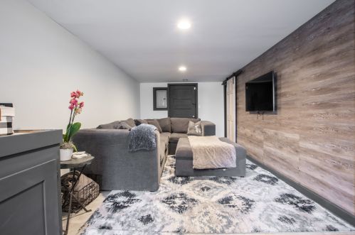 5607 Wabash Ave, Chicago IL  60637-1118 exterior