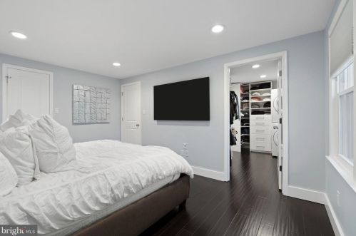 9301 Bentridge Ave, Rockville MD 20854-2860 exterior