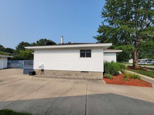 1849 Lawnel Ave, Meskegon MI 49441-3743 exterior