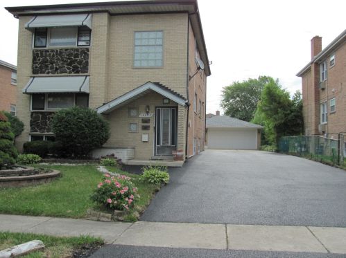 12237 Spencer St, Chicago, IL 60803-2527