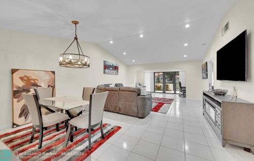 20001 Mona Cir, Boca Raton FL  33434-5422 exterior