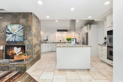 13561 Malena Dr, Tustin CA 92780-1914 exterior