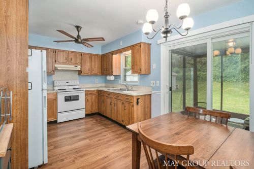 3345 Ipswich Dr, Grand Rapids MI 49544-1649 exterior