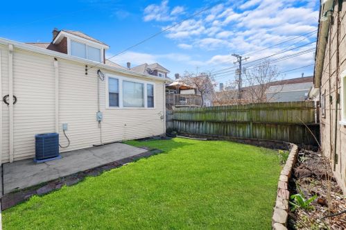 2312 Moody Ave, Chicago IL 60638-3545 exterior