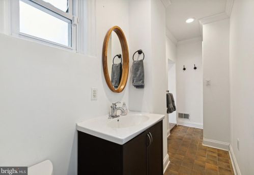 618 19 St, Philadelphia PA 19146-4655 exterior