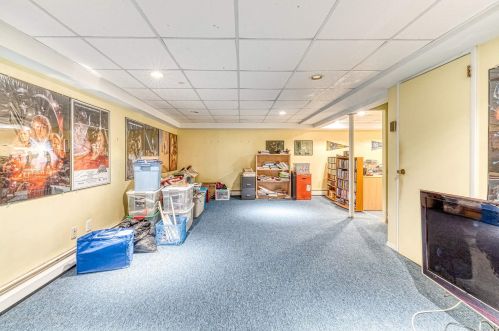 42 Larry Dr, Commack NY 11725-3326 exterior