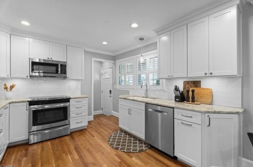 1518 Liberty Dr, Greensboro NC  27408-4928 exterior