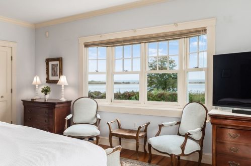 58 Eastern Pt Blvd, Gloucester MA 01930-4405 exterior