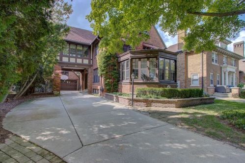 4419 Prospect Ave, Milwaukee, WI 53211-1774