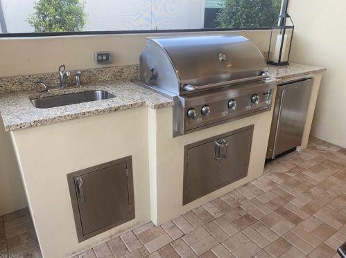 16795 Cabreo Dr, Naples FL 34110-3271 exterior