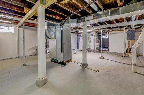 945 County St, Waukegan IL 60085-4001 exterior