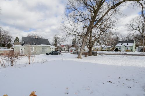 1151 Charlton St, Saint Paul MN 55118-2119 exterior